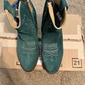 Dingo Green Ankle Boots with Embroidered Design